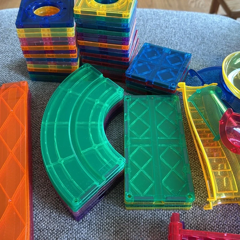 106 PicassoTiles 2-in-1 magnetic marble run set/Racing track set - Picture 11 of 12